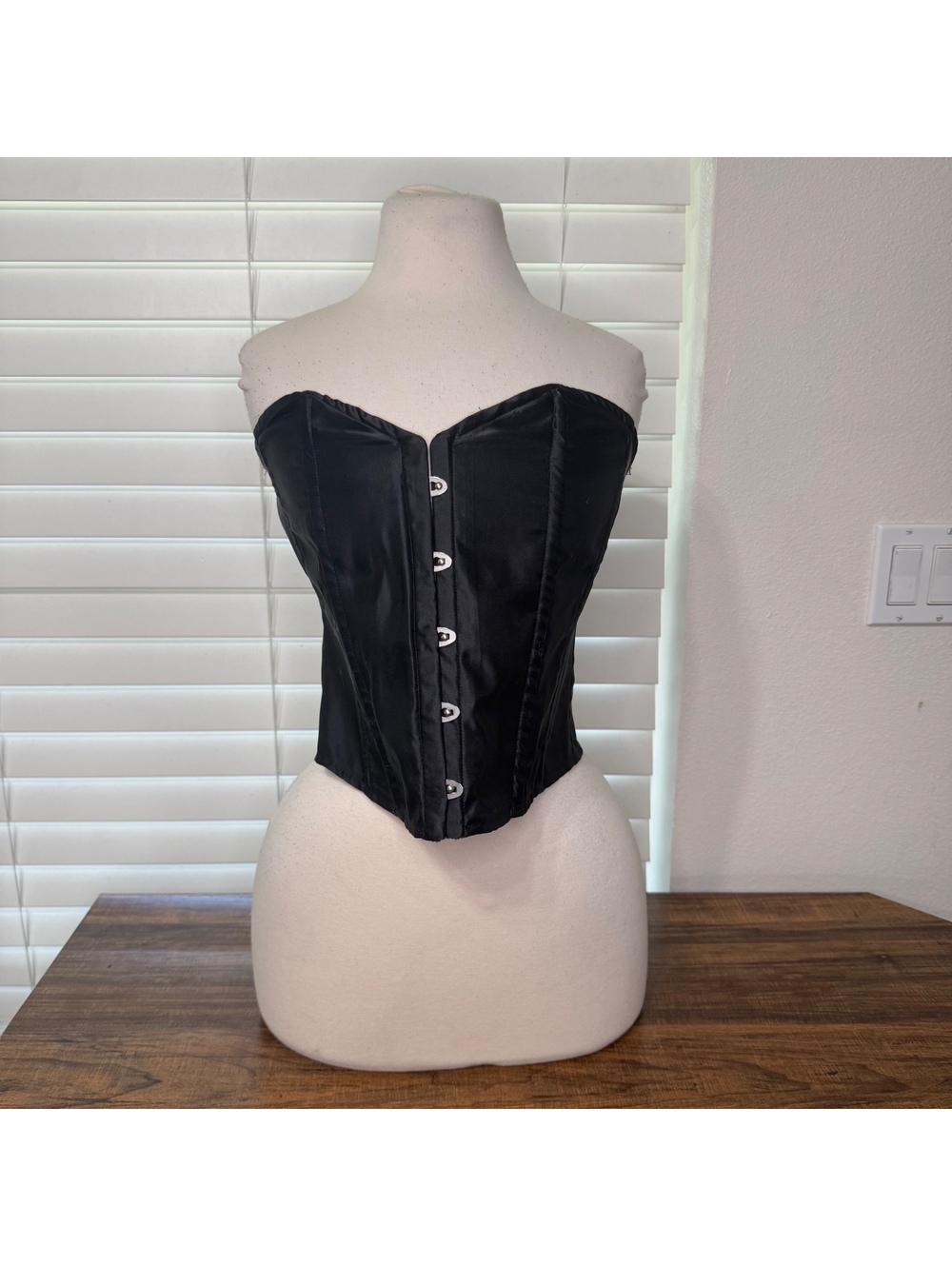 PrettyLittleThing Black Strapless Corset Top Size 6